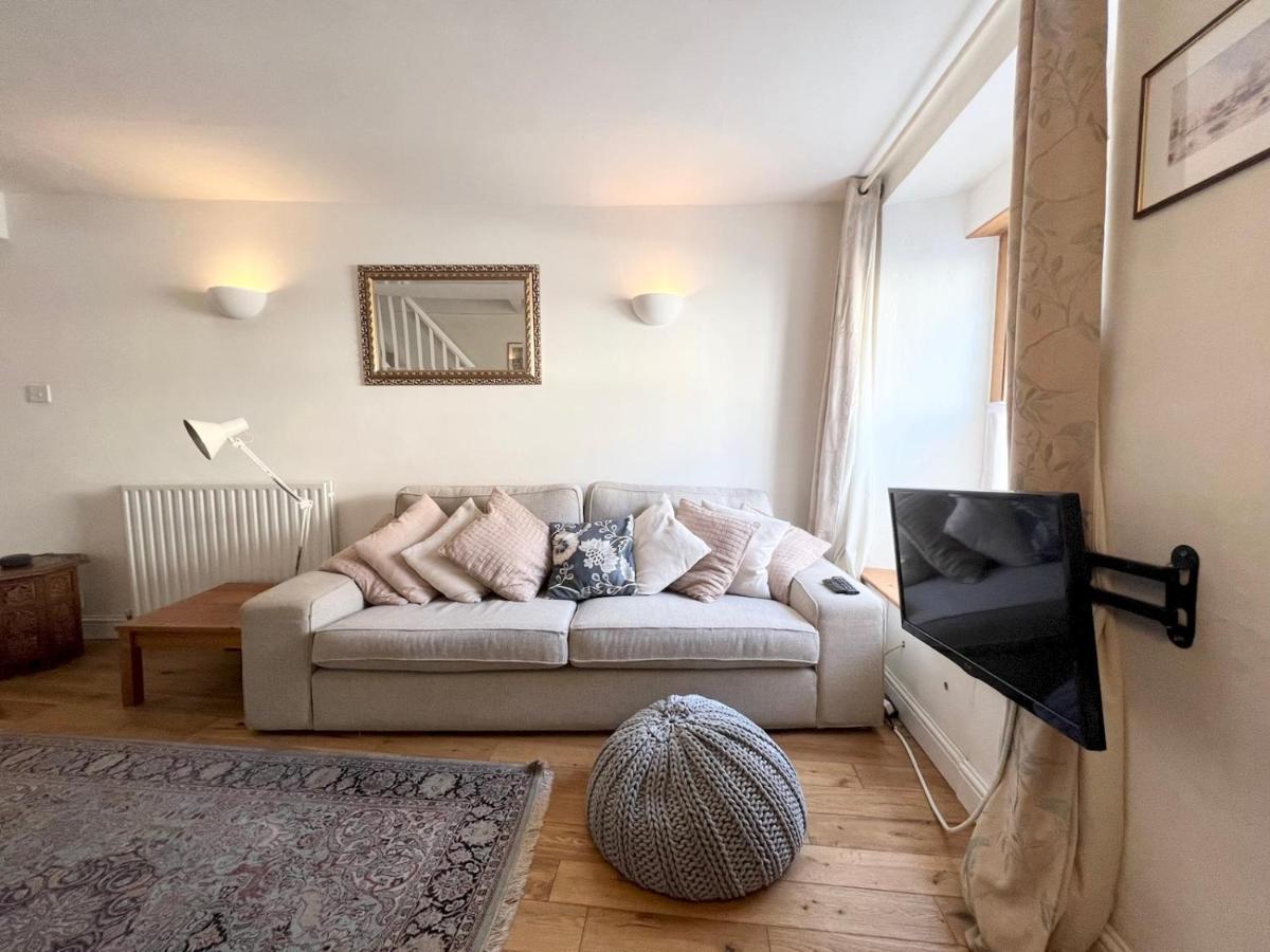 Pass The Keys 64 Church Street Characterful 2-Bed Cottage In The Heart Of Town Кингсбридж Экстерьер фото